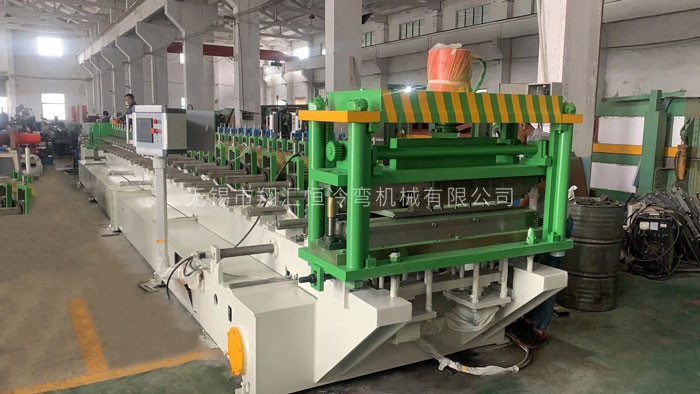 冷彎成型（xíng）機