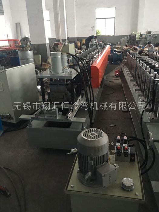 成型（xíng）機設備