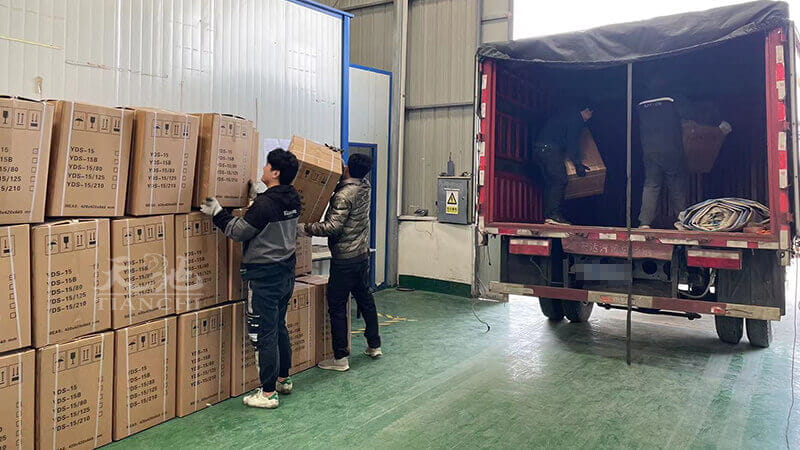 俄羅斯出口www.桃色av嫩草.com液氮(dàn)罐發出