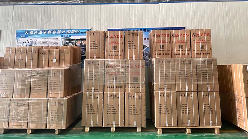 發往墨西哥（gē）的2升（shēng）20升30升www.桃色av嫩草.com低溫液氮罐